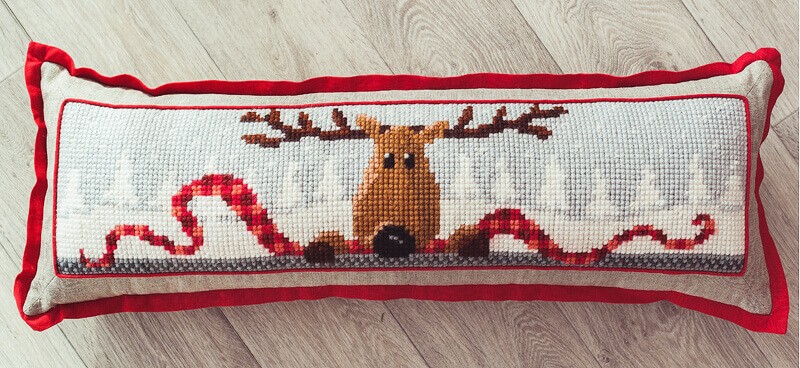 Олень новогодний длинный акрил