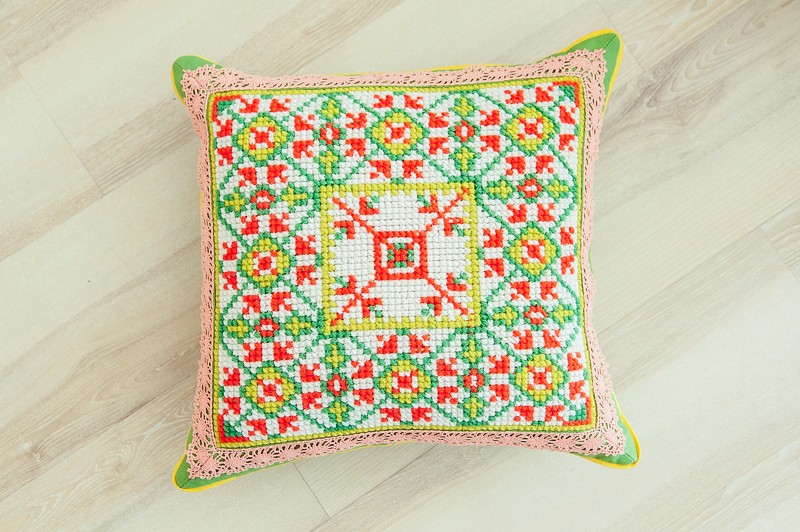 Яркий орнамент салатовая