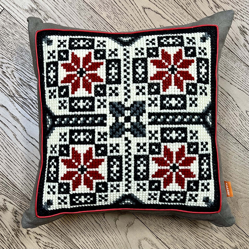 Чотири червоних зірки