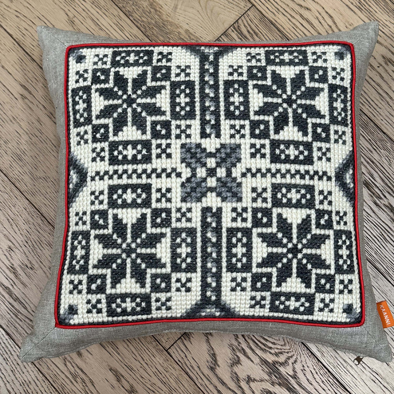 Чотири зірки Богородиці сіра з червоним