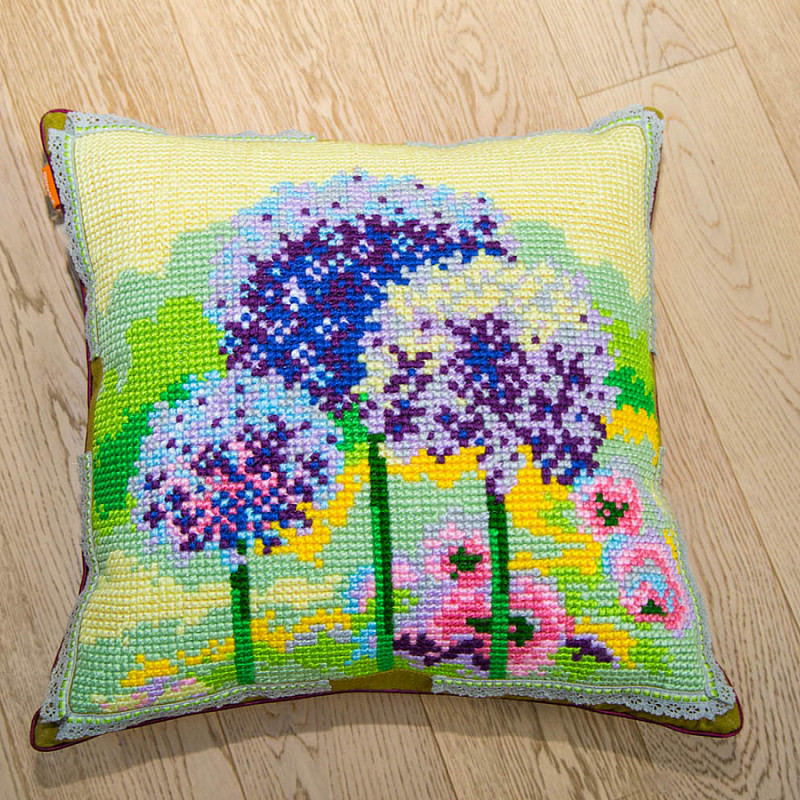 Цветочная фантазия с кружевом 45-45 см