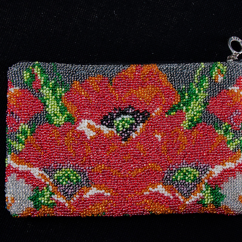 Косметичка вышитая вручную бисером 12х15 см