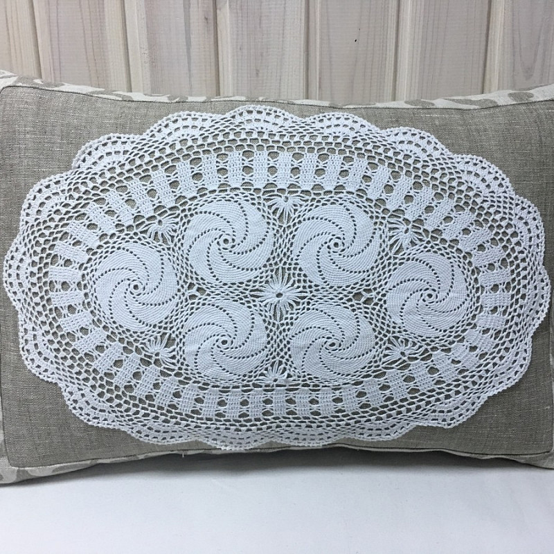 Кружевная мелодия с белым кружевом овал