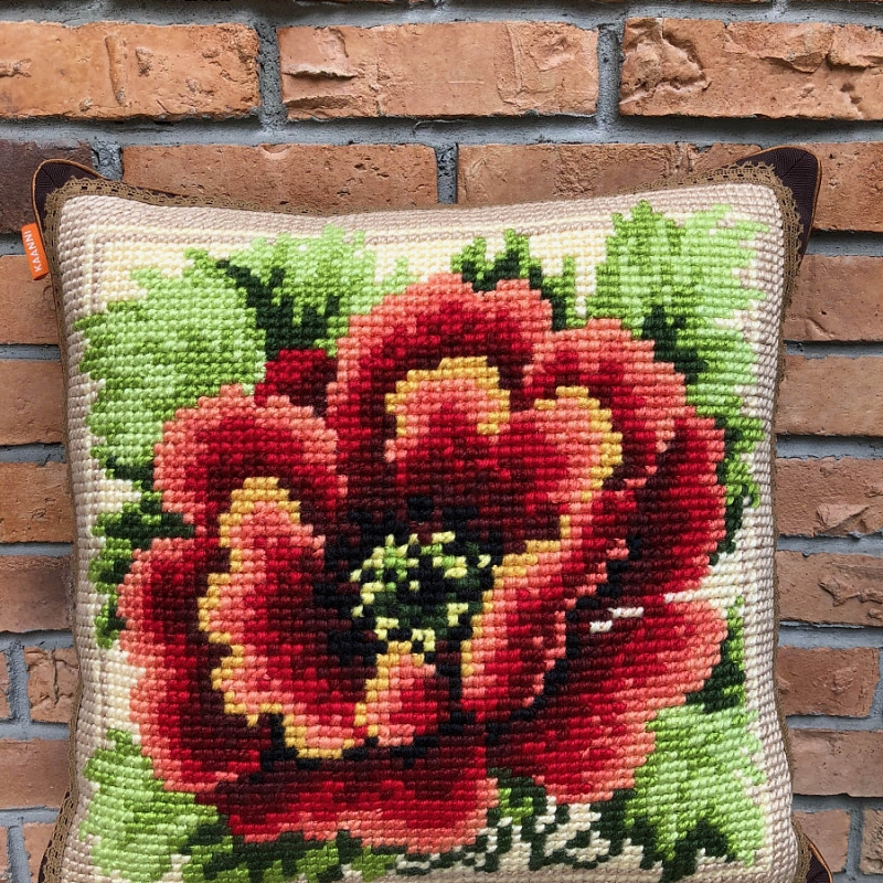 Мак в кофейном кружеве