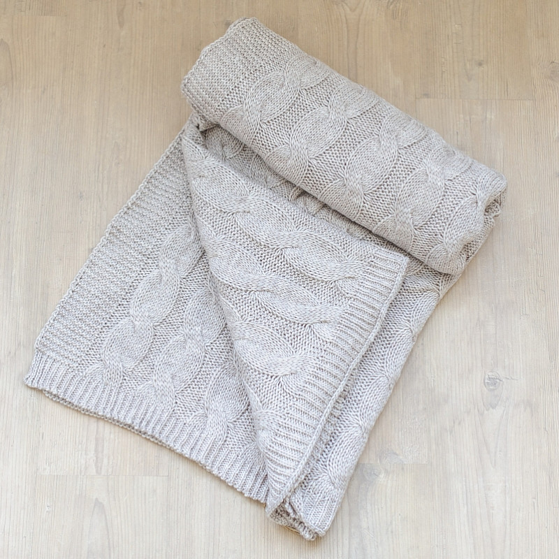 Плед вязаный в широкие косы меланж бежевый