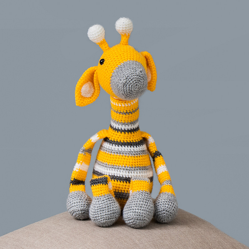 Большой желтый жираф