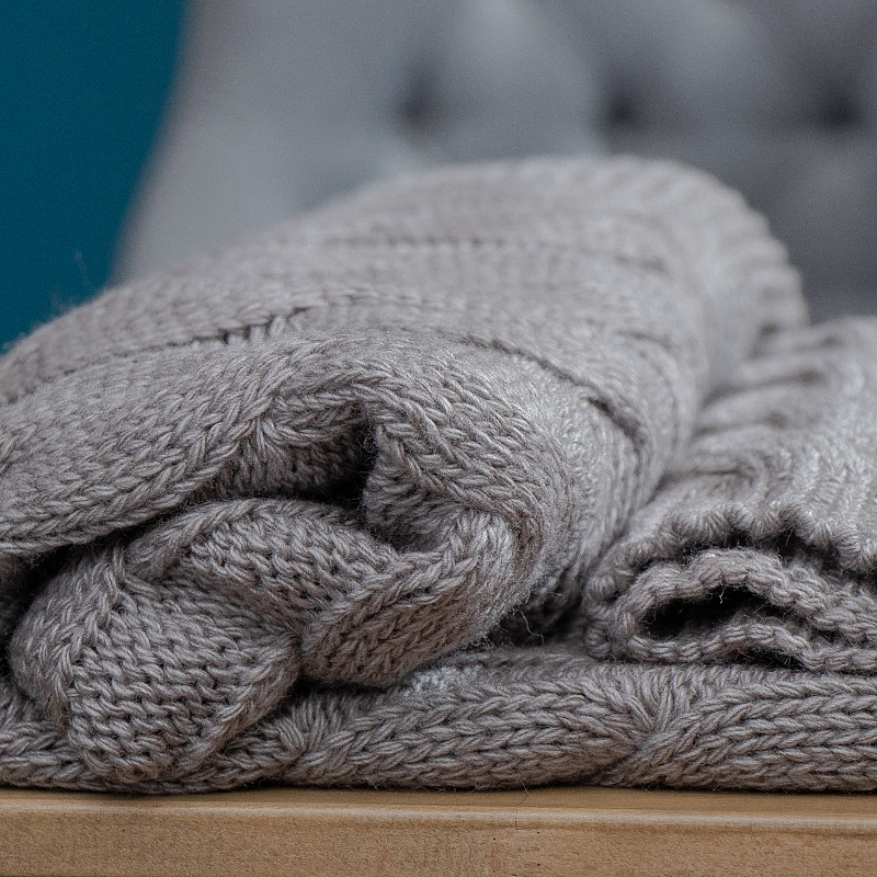 Вязанный плед в широкие косы холодный капуччино 160х220 см