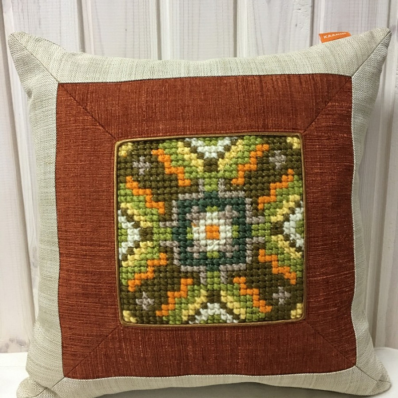 Гуцульская 1