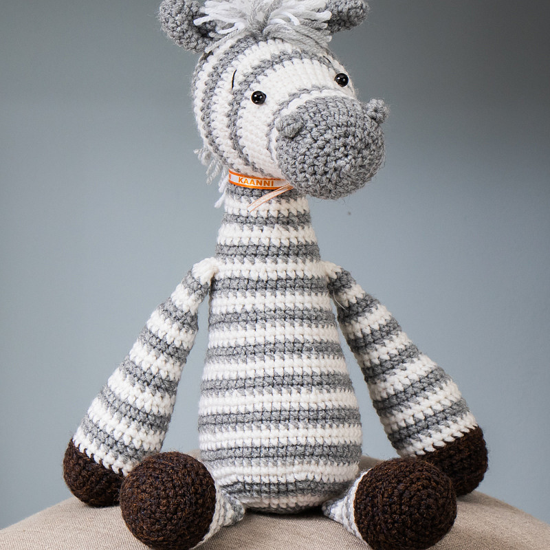 Вязанная детская мягкая игрушка Зебра