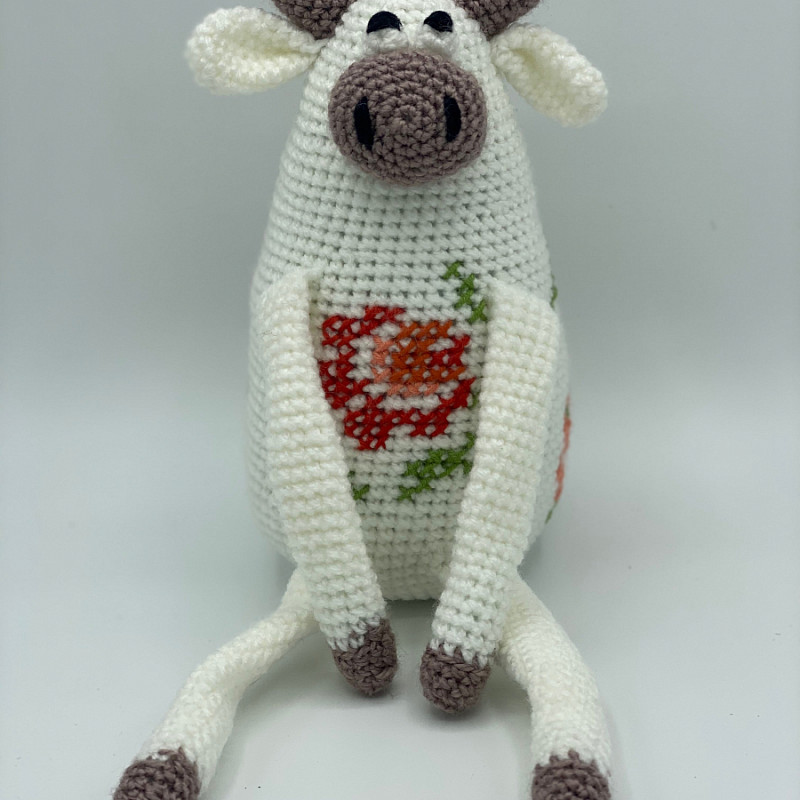 Символ 2021 года Бычок белый с цветами 18 см