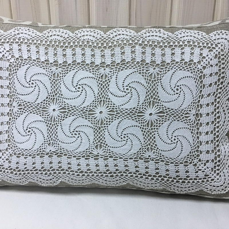 Кружевная мелодия с белым кружевом