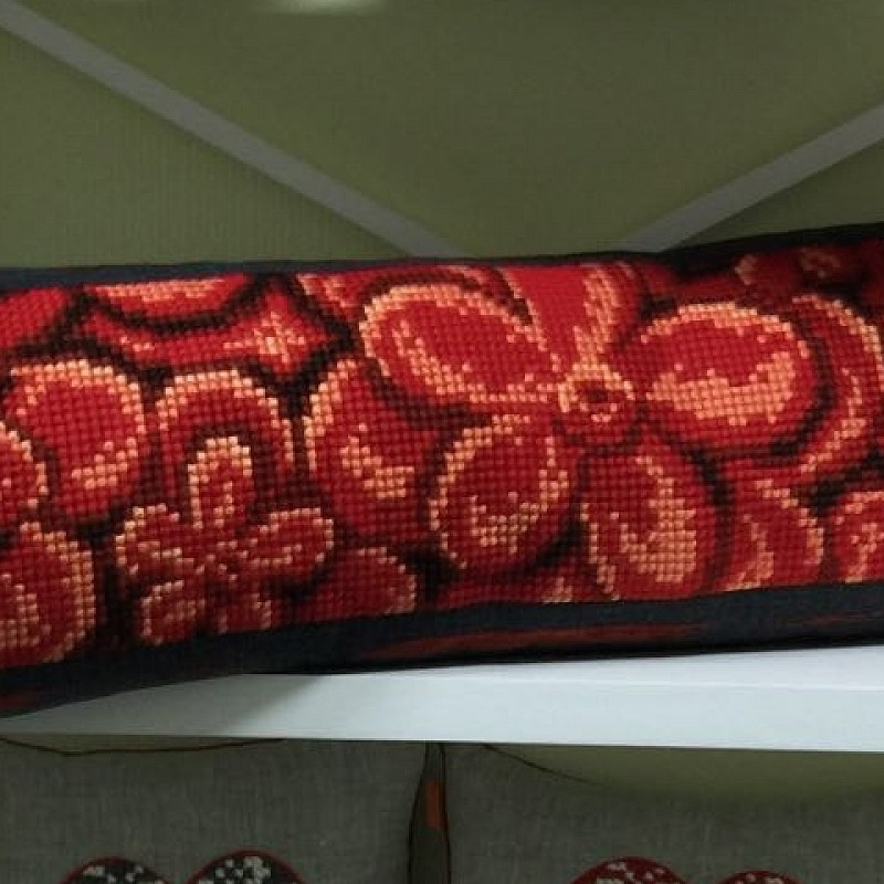 Красные цветы длинная