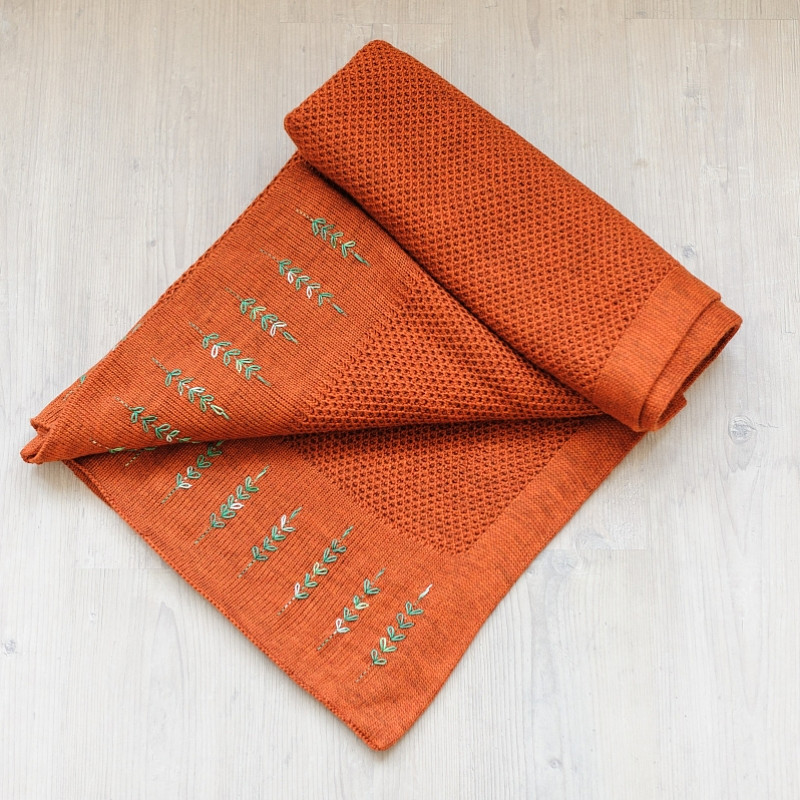 Плед вышитый вручную терракот