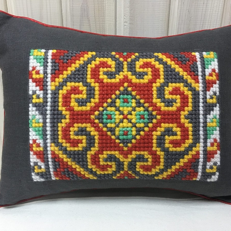 Украинские узоры на индийский лад маленькая