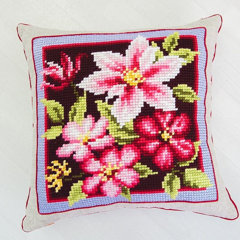 Подушка с цветами