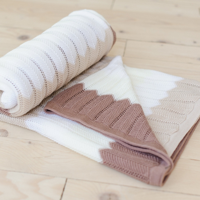 Кофейно-молочный вязанный плед зигзаг 160х200 см